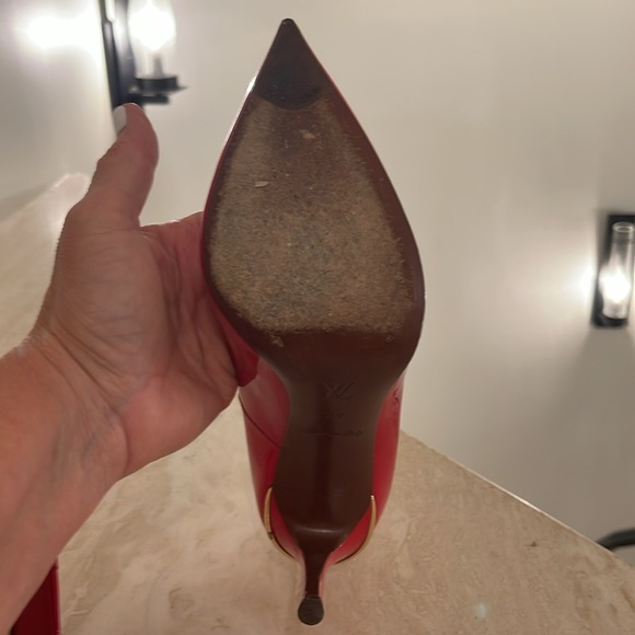 Louis Vuitton Pumps/Heels. Used. Size 37. Guaranteed Authentic - Picture 6 of 15